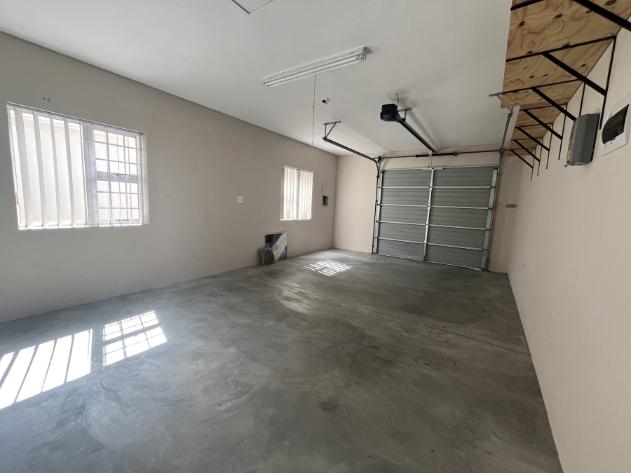 2 Bedroom Property for Sale in Heiderand Western Cape